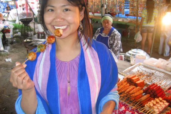 Тайланд фото – Уличный лоток с едой