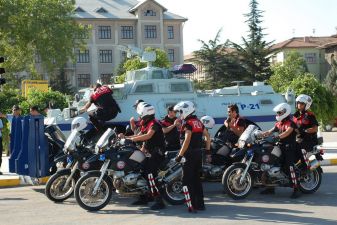 Турция фото – Полицейские на тренировке