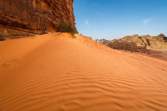 Раскаленные пески пустыни Вади Рум