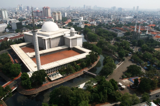 Мечеть Независимости в Джакарте – образец современной архитектуры Индонезии