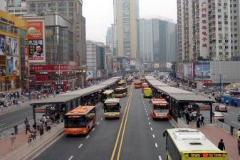 Остановка автобусов в Гуанчжоу