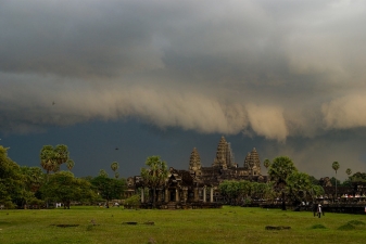Гроза над Ангкором
