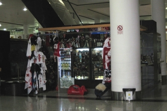 Магазин сувениров в аэропорту