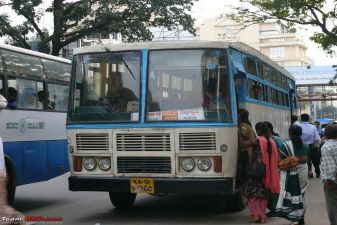 Индия фото – местный маршрутный автобус