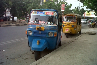 Старая и новая модефикация мото-рикши