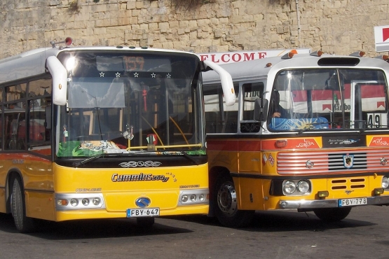 такие автобусы ходили по острову до 2011 года