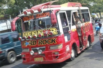 Городской автобус в Джокьякарте
