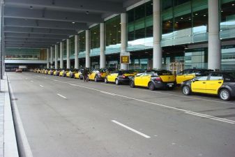 Барселона фото – Такси в аэропорте