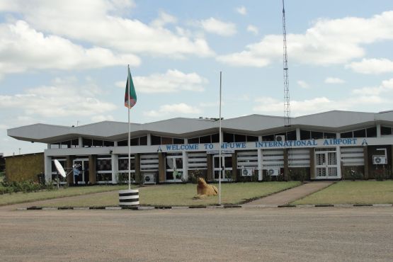 Замбия фото – Международный аэропорт Мфуве
