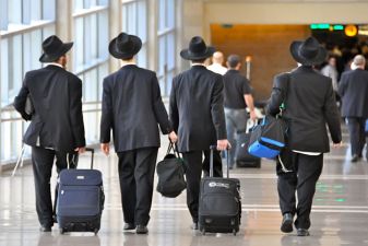 Израильтяне в аэропорту