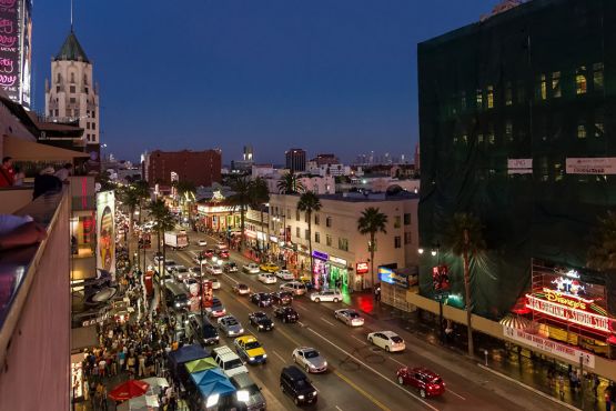 Голливудский бульвар вечером