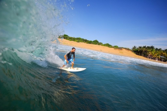 Промежуток с мая по ноябрь – отличное время для серфинга на Шри-Ланке