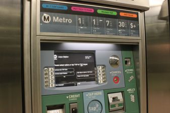 Автомат по продаже билетов на транспорт