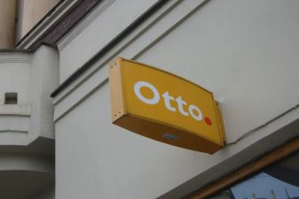 Финляндия фото – Вывеска над банкоматом Otto 