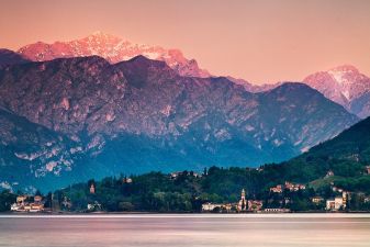 Италия фото – закат над озером Комо