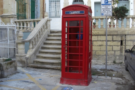 Телефонные будки в Валлетте – часть местного колорита