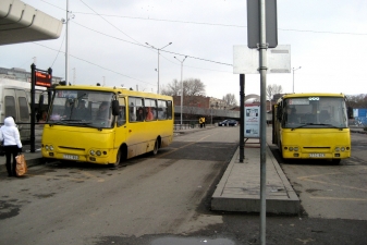 На автостанции