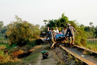 «бамбуковый поезд»