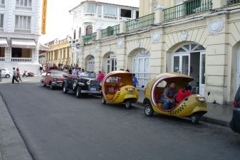 Сантьяго-де-Куба фото – Такси