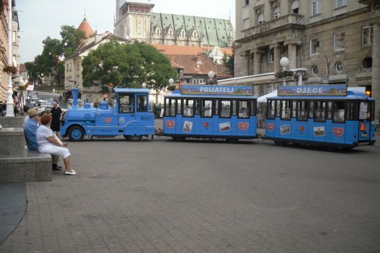 Туристический поезд в Загребе